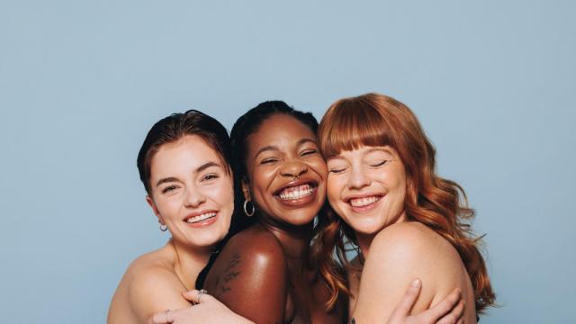 Un grupo de amigas, posando.