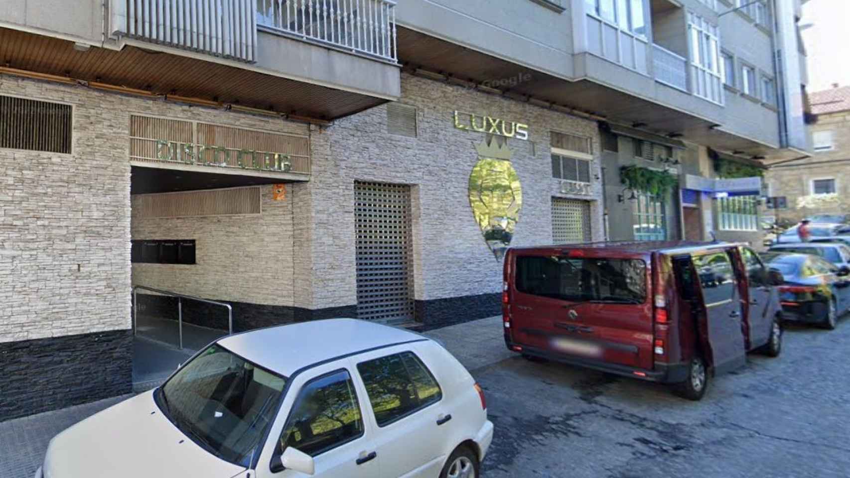 Exterior de la discoteca Luxus, en Ourense, donde se produjo el ataque.