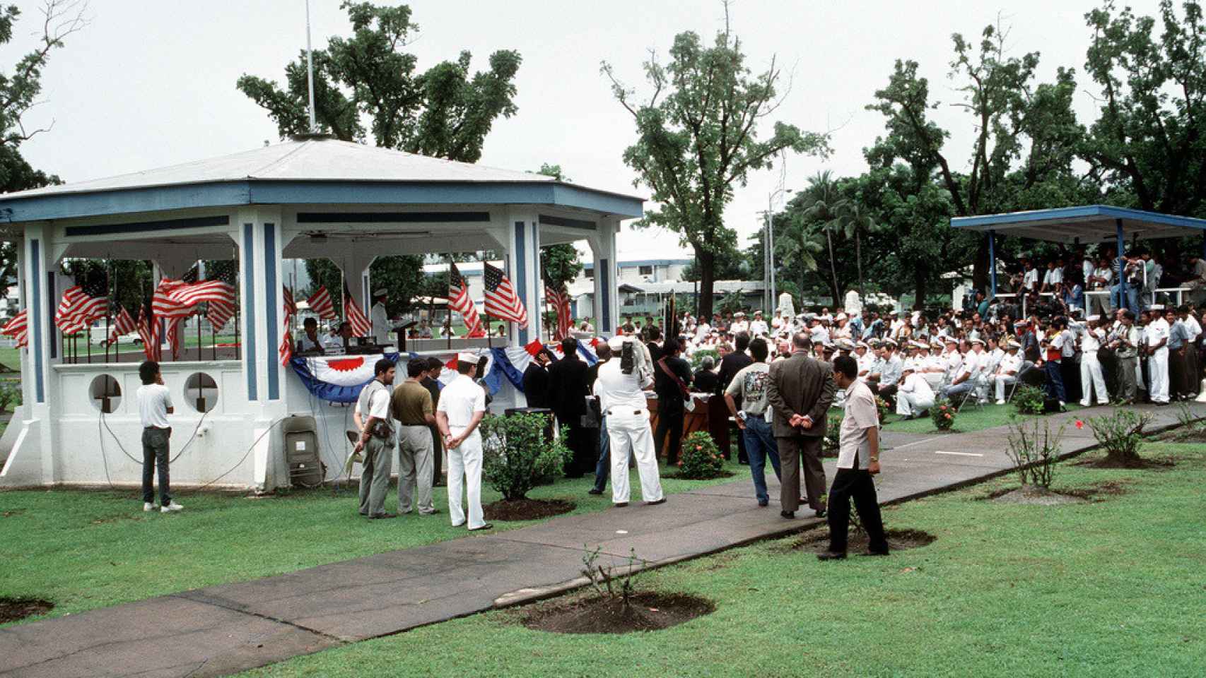 Ceremonia de desactivación de la Estación Naval Subic Bay, llevada a cabo en Tappan Park.
