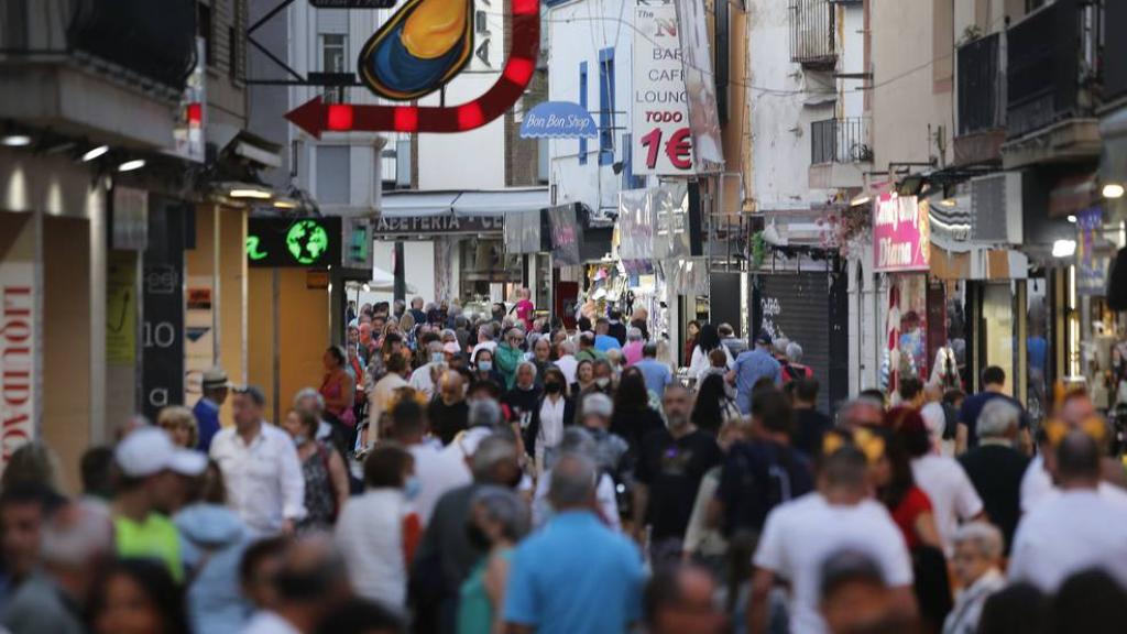 Una calle del centro de Benidorm en una imagen reciente.