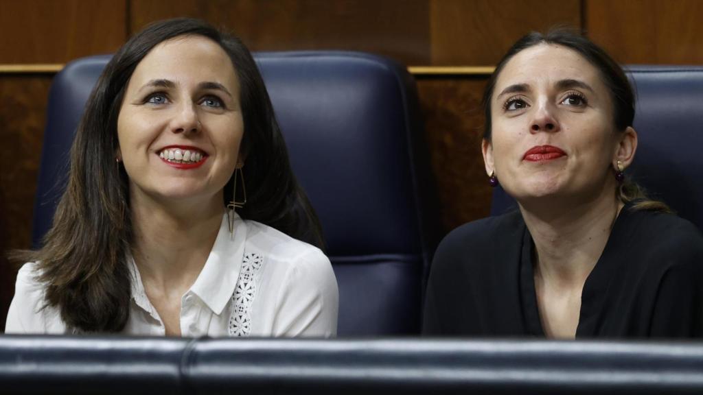 Las ministras Ione Belarra e Irene Montero en el Congreso de los Diputados en imagen de archivo.