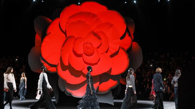 Detalle del desfile de CHANEL.