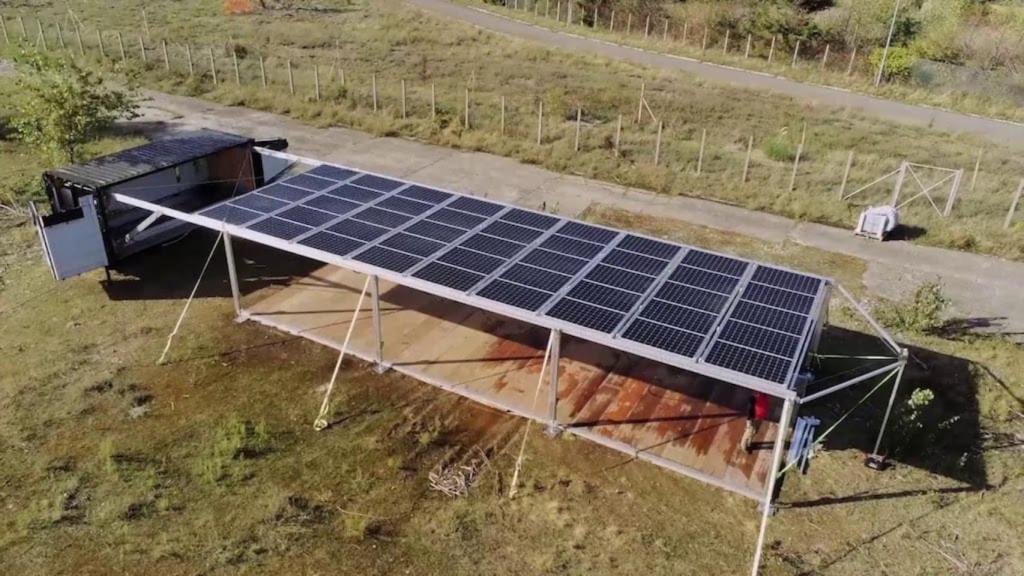 El refugio solar autónomo ya montado.