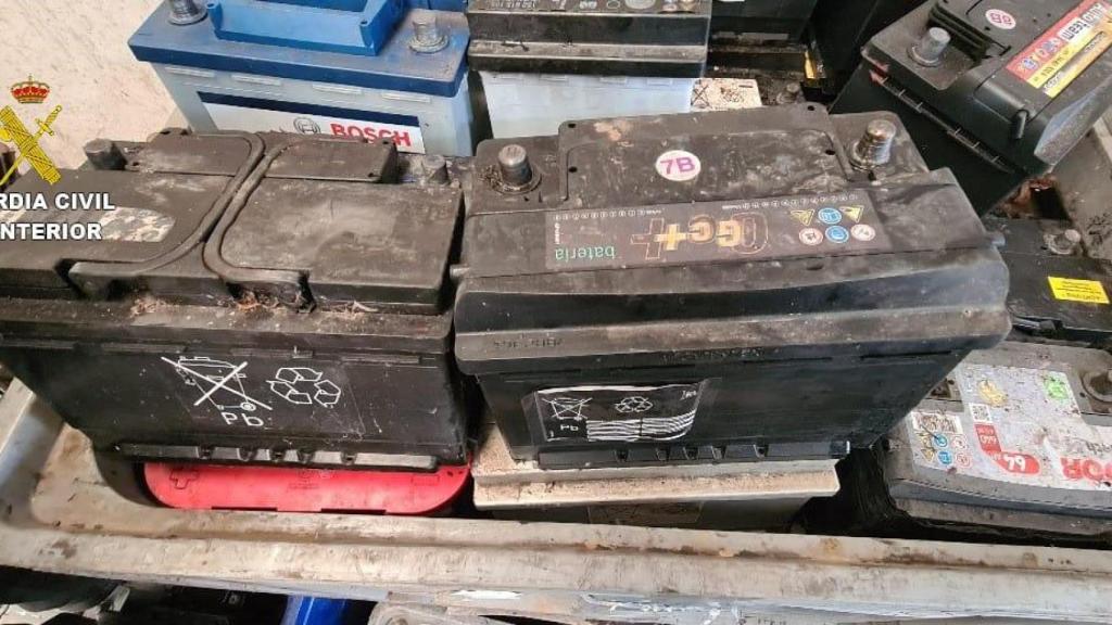Baterías robadas en Melide (A Coruña)
