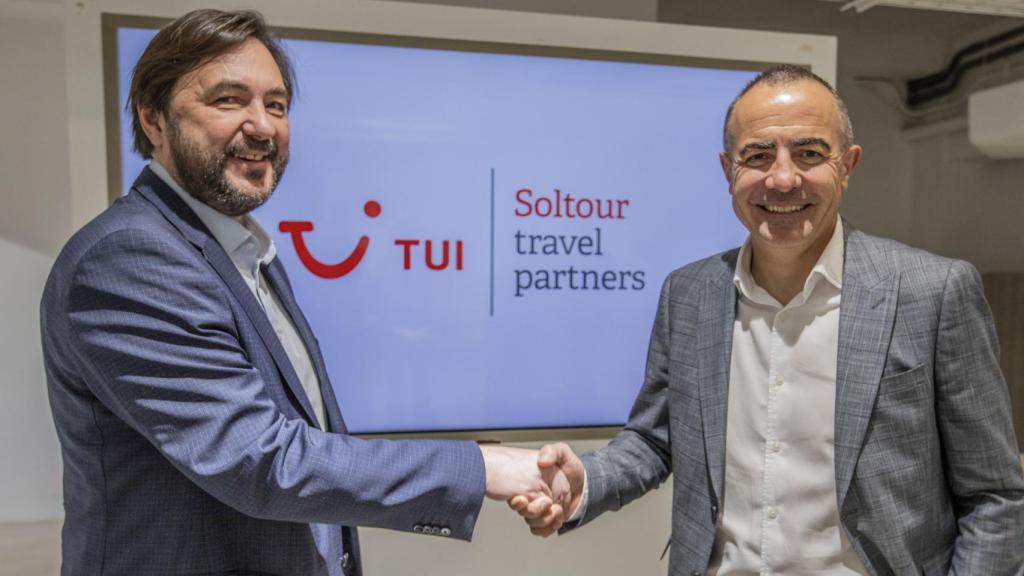 Eduard Bogatyr, director general de TUI Iberia y Tomeu Bennasar, CEO de Soltour Travel Partners