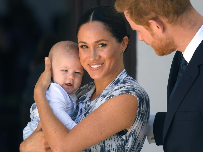 Meghan y Harry con Archie.