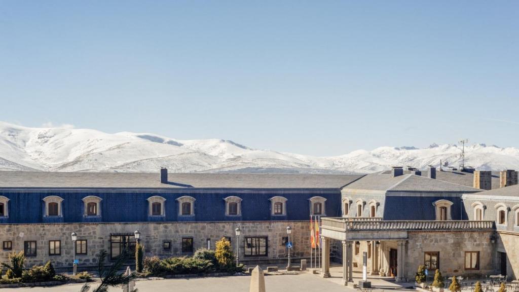 Vista del parador a la Sierra de Gredos