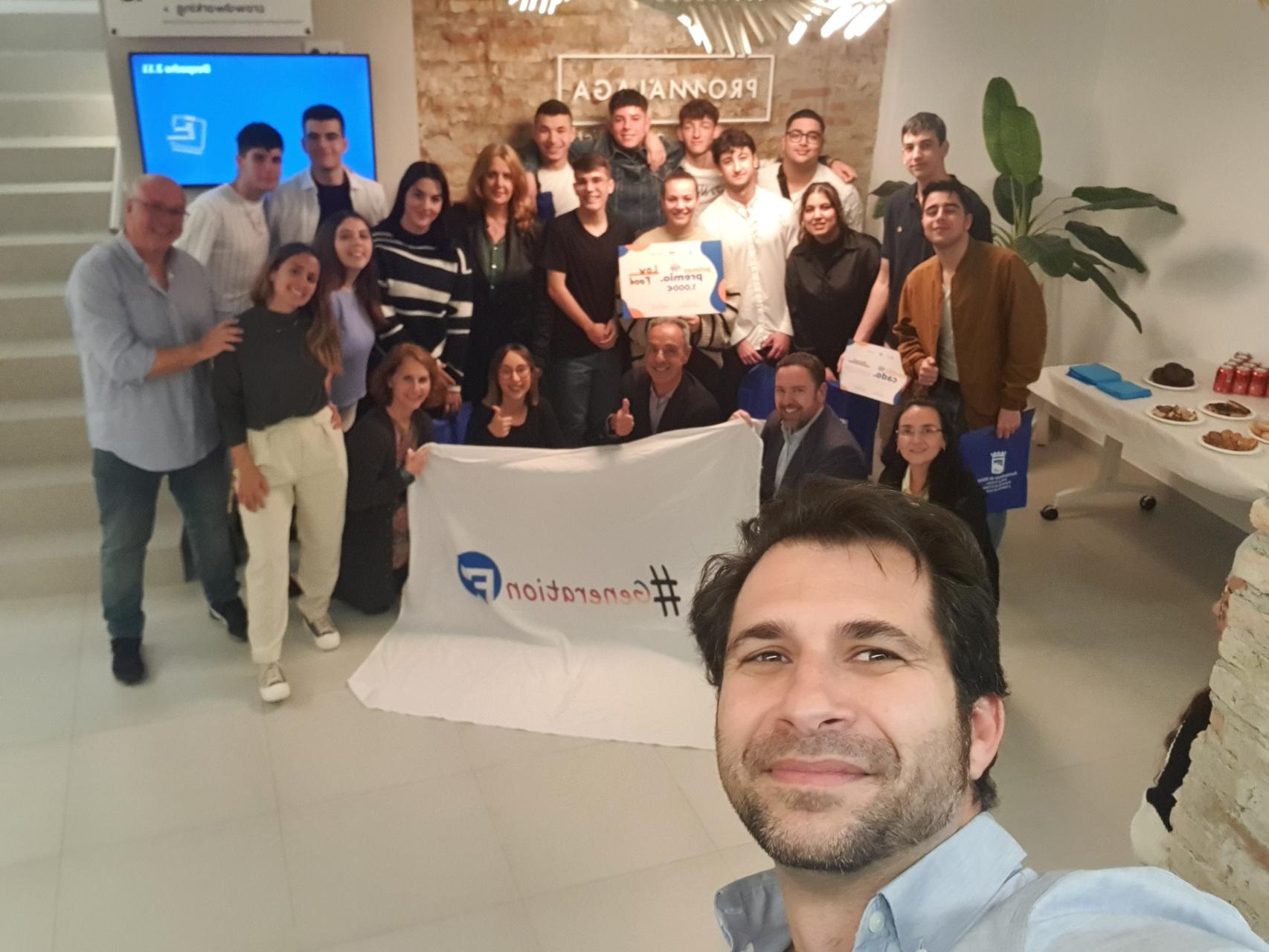 Un selfie de los participantes y organizadores del programa.