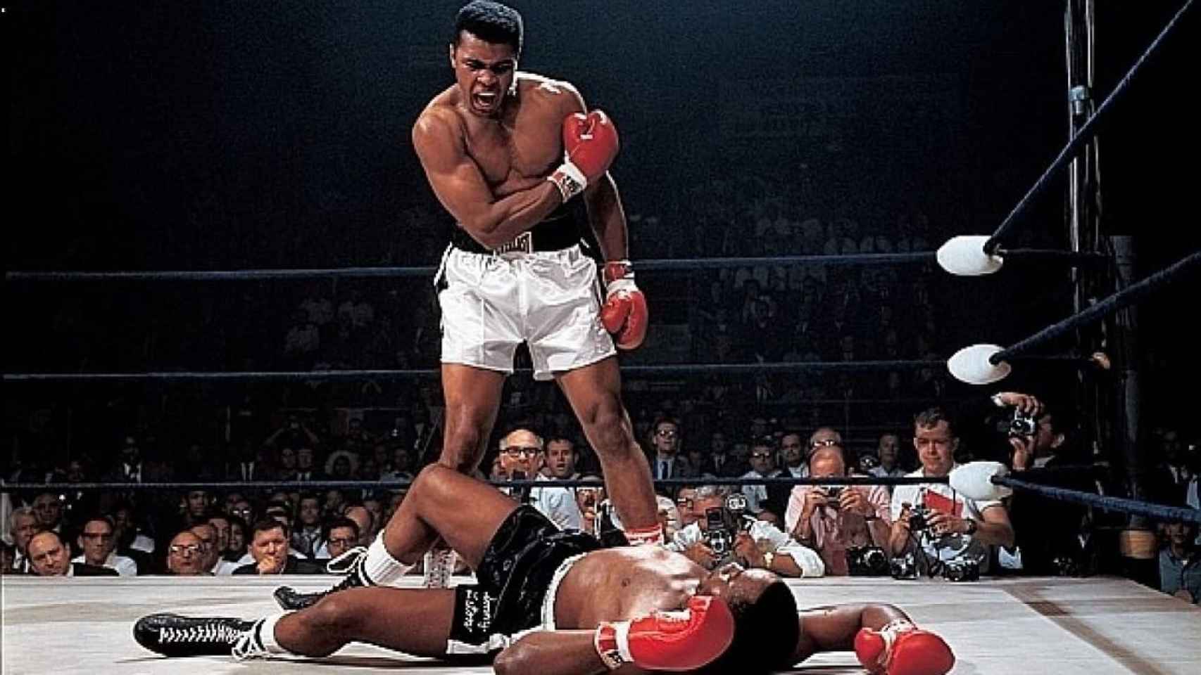 Muhammad Ali en el combate contra Sonny Liston en 1965.
