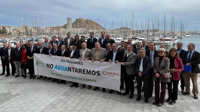 Un momento del acto común de este jueves en Alicante.