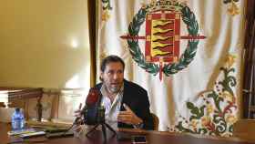 Óscar Puente, alcalde de Valladolid, en el encuentro con periodistas