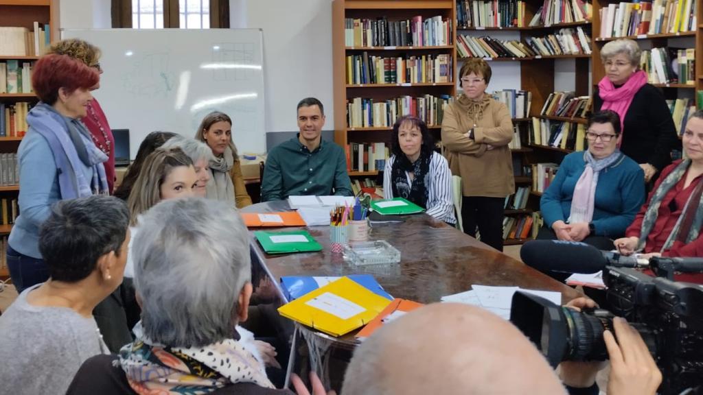 Pedro Sánchez en Azután (Toledo). Foto: Twitter @AgriculturaClm.