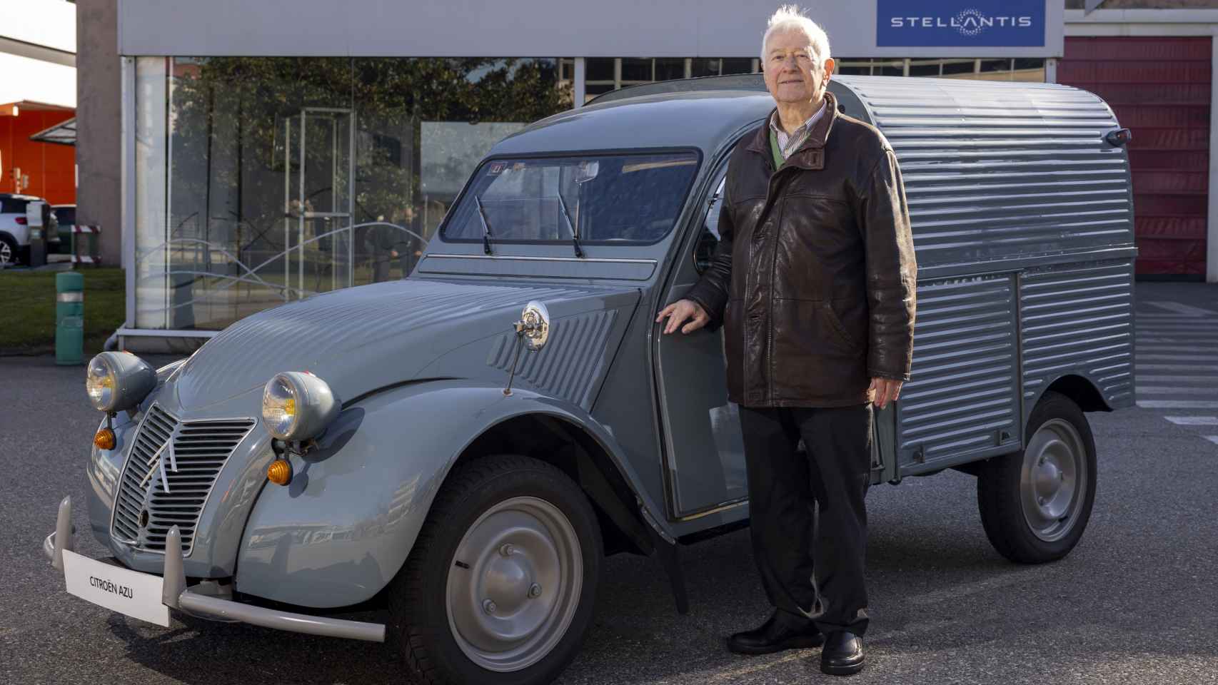 José Luis Filgueira empezó en Citroën en los 60, época en la que se fabricaba el Vigo el Azu.
