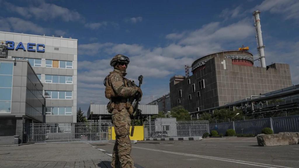 Central nuclear de Zaporiyia, en Ucrania, tomada por los rusos el año pasado.