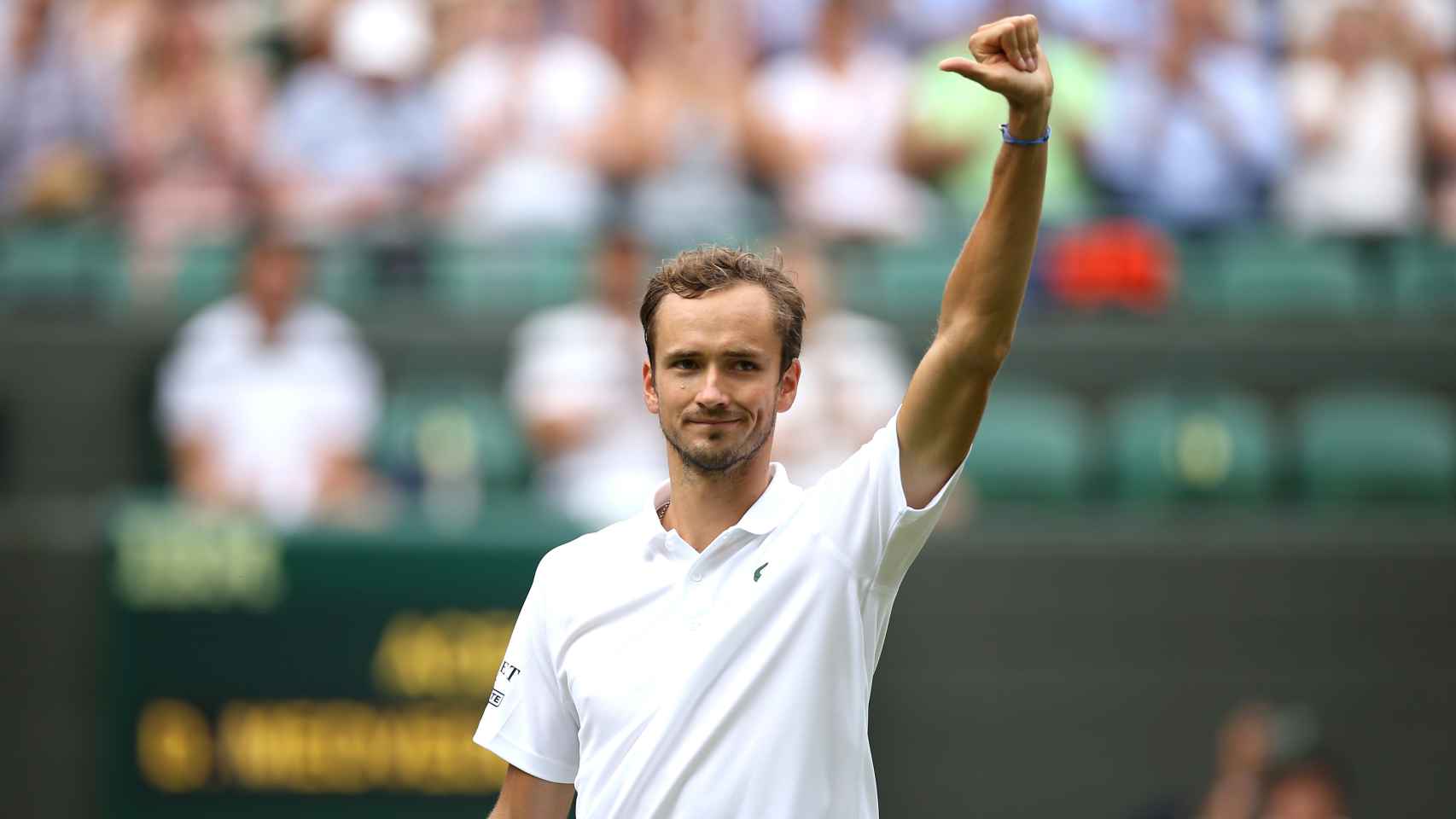 Medvedev celebrando una victoria en Wimbledon.