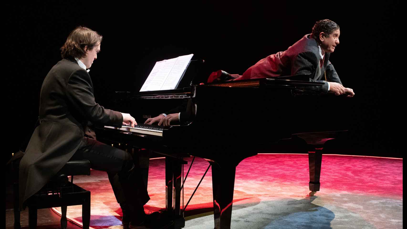 El pianista Mario Molina y el actor Pedro Casablanc en un momento de la obra. Foto: Javier Naval