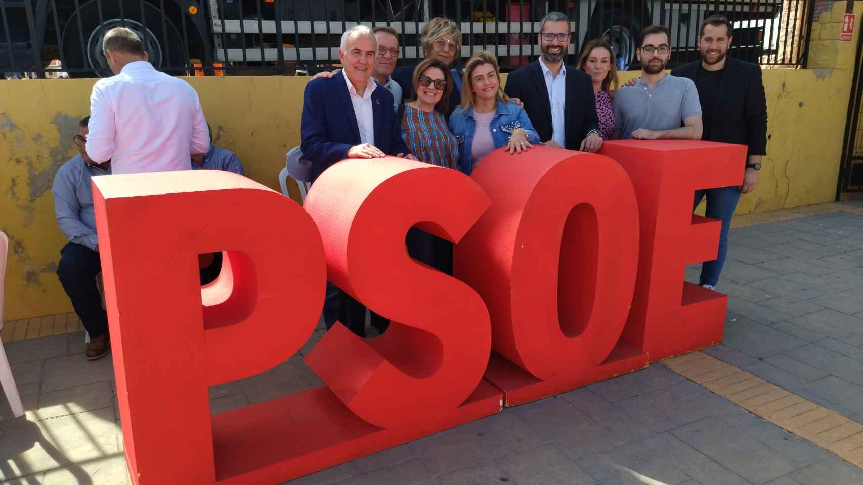 Dirigentes del PSOE a nivel regional y de la agrupación de Alcantarilla, este sábado, antes del inicio del mitin.