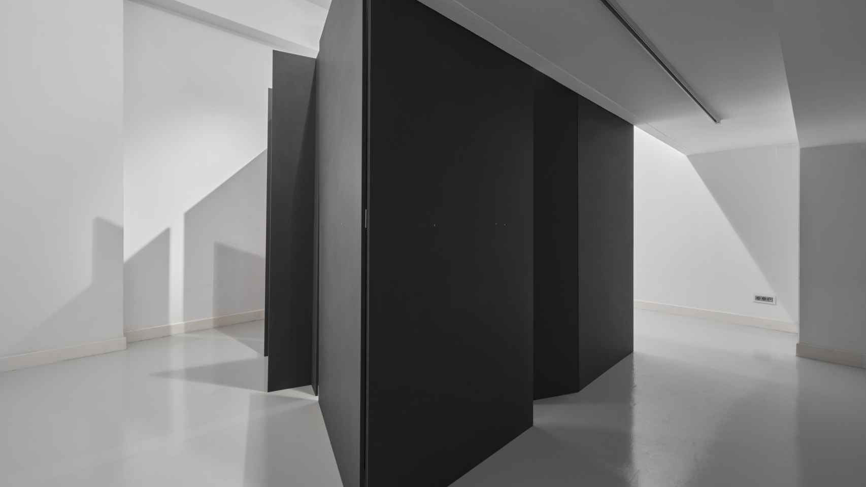 'Angulo muerto', 2023, de Ana de Fontecha en Twin Gallery