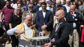La Tamborrada de Alicante regresa a la Plaza de Santa María y da la bienvenida a la Semana Santa