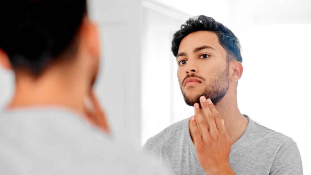Clarins Men tiene una gama para cuidar la piel y la barba.