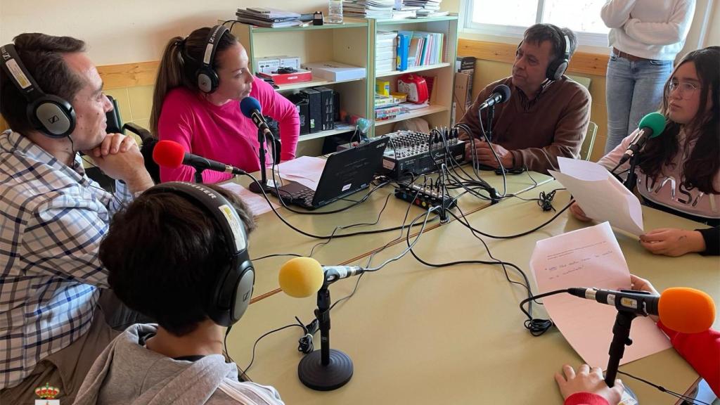 Luciano Huerga y los alumnos de El Pinar