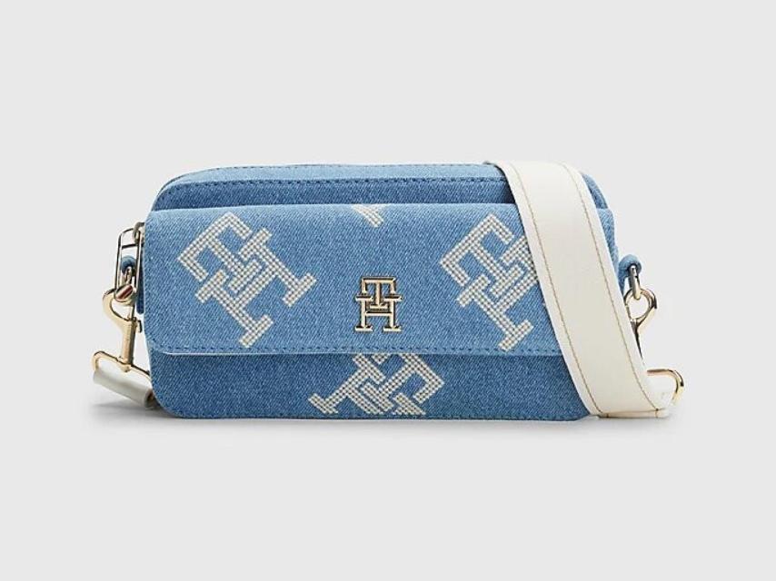 'Bolso cartera vaquero con monogramas iconic'