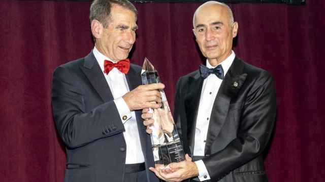 Rafael del Pino, presidente de Ferrovial, recibe el premio a Líder Empresarial del Año de la Cámara de Comercio España-Estados Unidos, en diciembre de 2021.