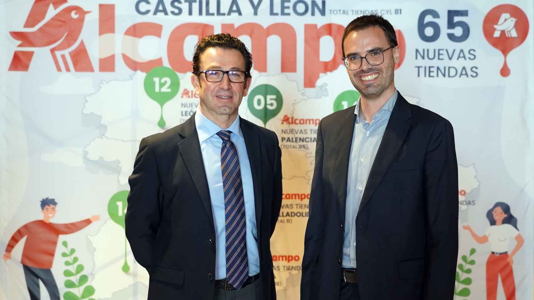 El director territorial de Alcampo en Castilla y León, Jesús López; junto al responsable de la empresa en la zona norte, Óscar Monclús.