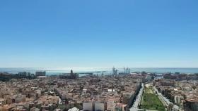 Así se ve Málaga desde una de las torres de 106 metros de altura de Martiricos.