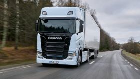 Imagen de un camión eléctrico de la firma Scania.