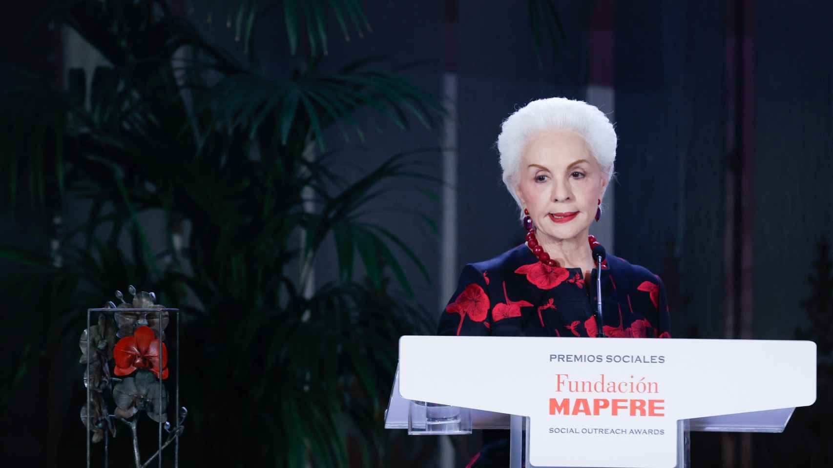 Carolina Herrera, en octubre 2022, recogiendo el premio que le entregó la Fundación Mapfre.