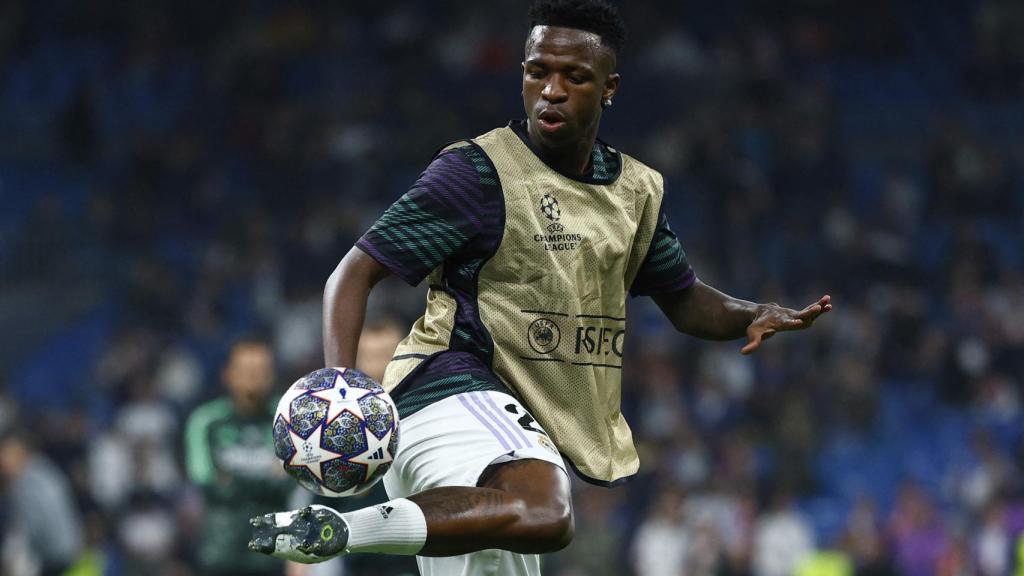 Vinicius realiza una filigrana en el entrenamiento.