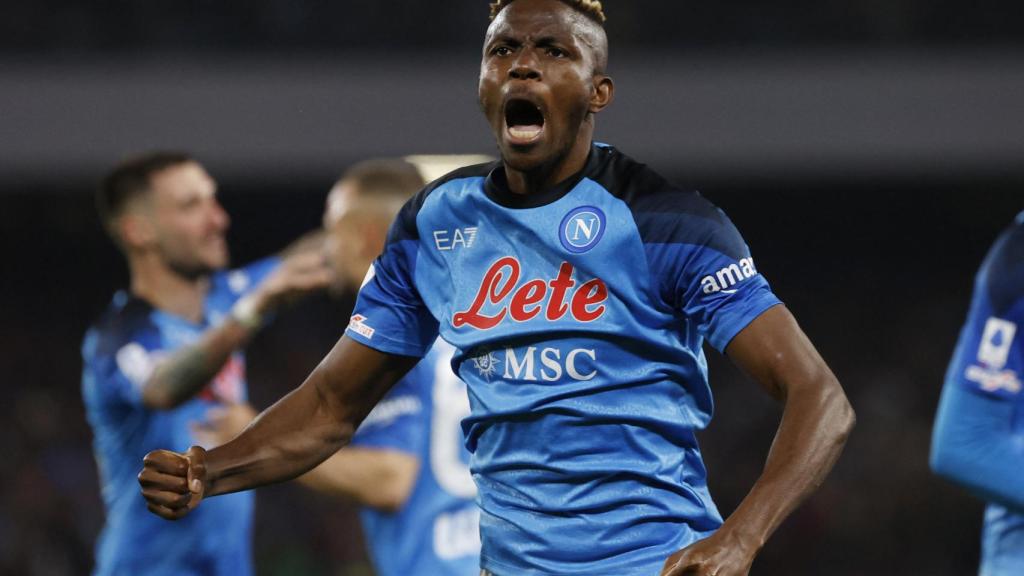 Victor Osimhen celebra un gol ante el Eintracht en la Champions