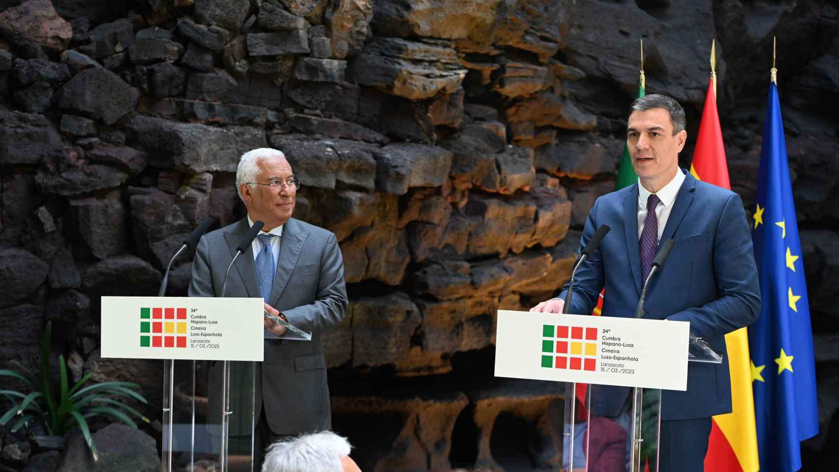 El primer ministro de Portugal, António Costa, y el presidente de España, Pedro Sánchez.