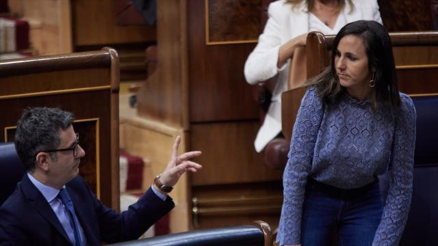 Los ministros Félix Bolaños y Ione Belarra, este miércoles en el Congreso.