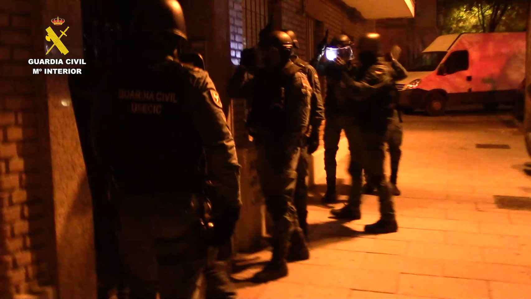La Guardia Civil desmantela una organización criminal especializada en la estafa de la “maleta boliviana”
