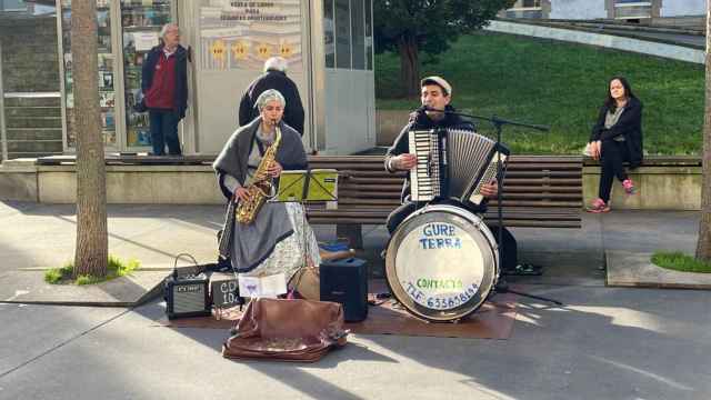 Gure Terra tocando en Pontevedra.