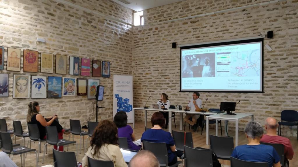 Fernando Miró y Sandra Pérez, en la charla del CENID.