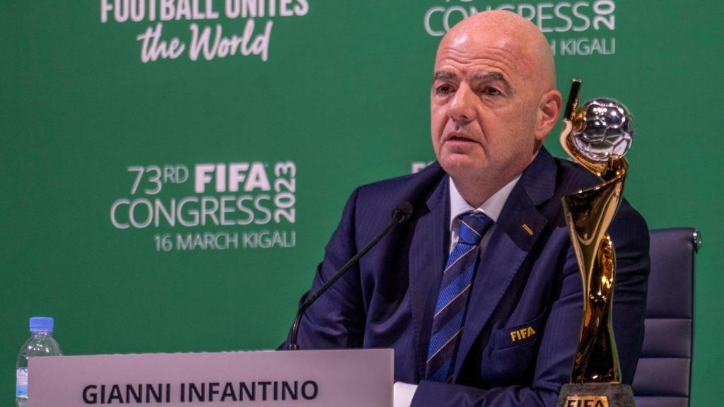 Gianni Infantino durante la convocatoria del Consejo de la FIFA en Ruanda