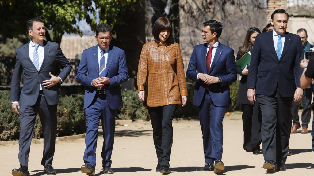 El alcalde de Granada, Francisco Cuenca, la ministra de Ciencia, Diana Morant y el consejero de Universidad, Investigación e Innovación de Andalucía, José Carlos Gómez Villamandos.