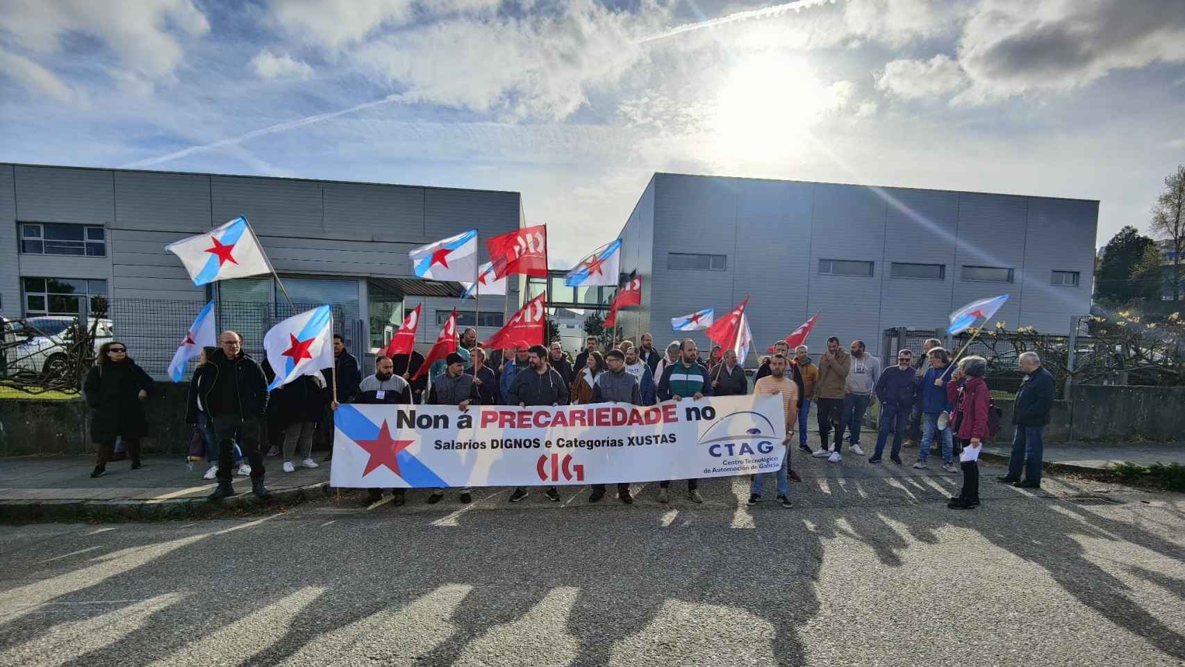 Movilización de la CIG frente al CTAG en Vigo.