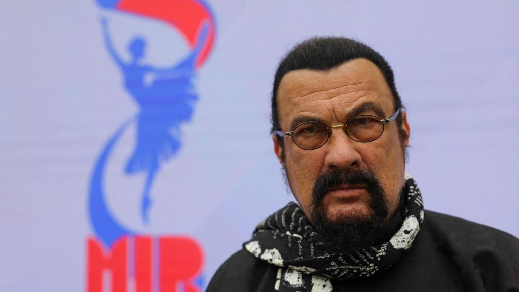 El actor estadounidense Steven Seagal asiste al congreso del Movimiento Rusófilo Internacional en Moscú.