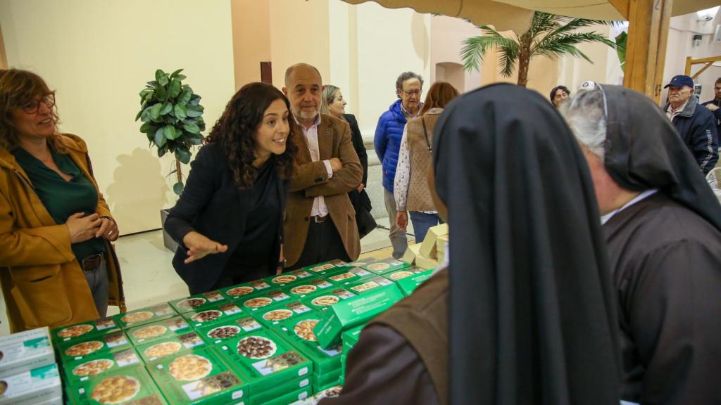 La portavoz del Gobierno local, Noelia de la Cruz, en la VII Feria del Dulce en Toledo.