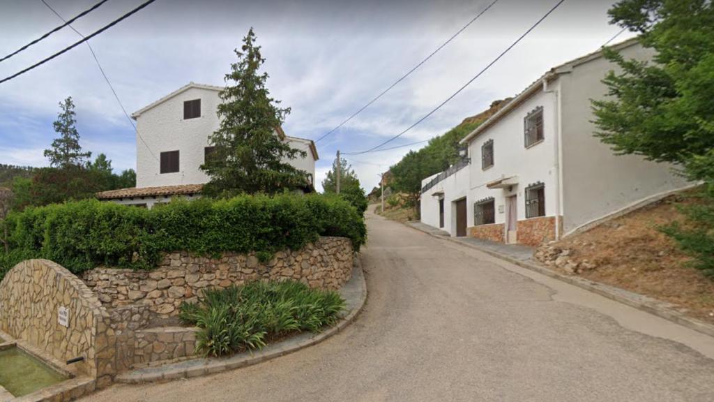 Calle del Agua de Castillejo del Romeral (Cuenca). Foto: Google Maps.