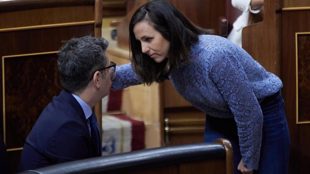 El ministro Félix Bolaños y la diputada Ione Belarra, en una foto de archivo en el Congreso de los Diputados.