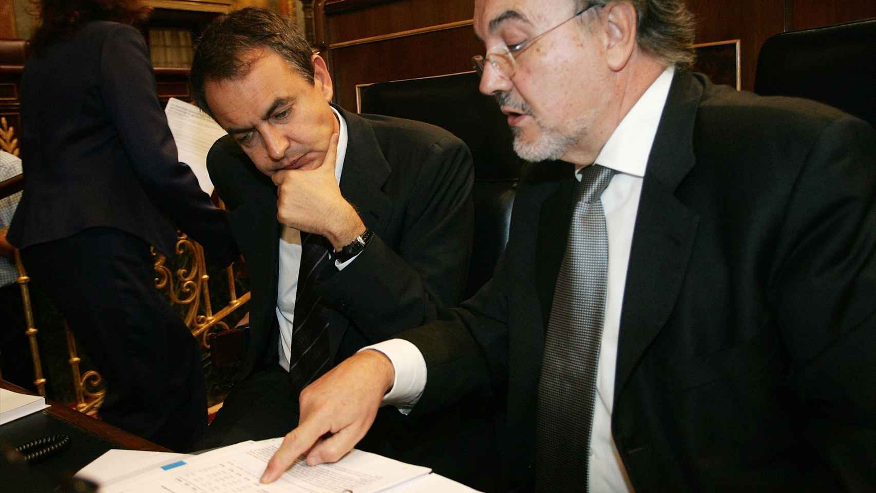 Pedro Solbes y José Luis Rodríguez Zapatero en el Congreso en 2007