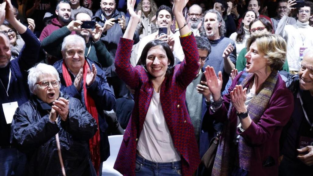 La secretaria general del Partido Demócrata, Elly Schlein, tras salir victoriosa en las primarias del partido, el pasado 27 de febrero.