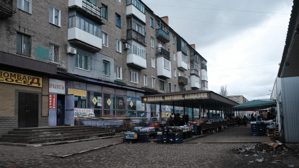 Mercado de Konstantinivka (Donetsk), antes de los bombardeos de esta semana.