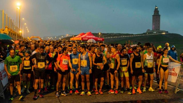 Participantes en la XI Carrera Popular de la Torre de Hércules