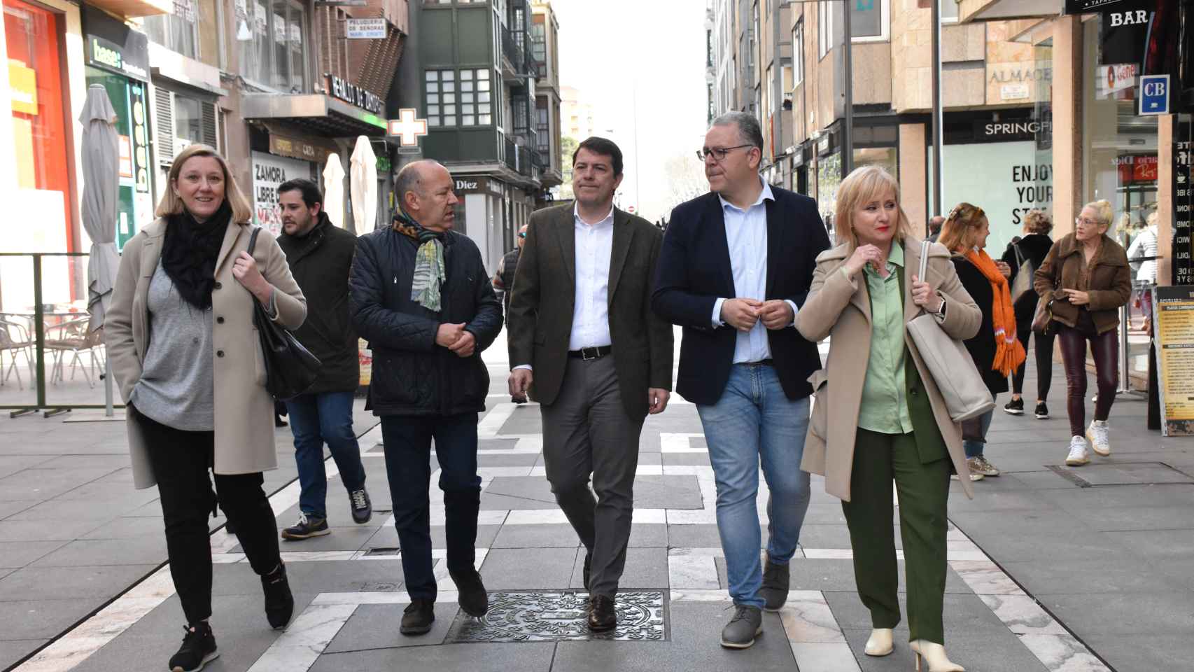 Isabel Blanco, José María Barrios, Alfonso Fernández Mañueco, Jesús María Prada y Leticia García
